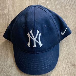 Genuine Merchandise Baby Yankees baseball cap size 0-9 months